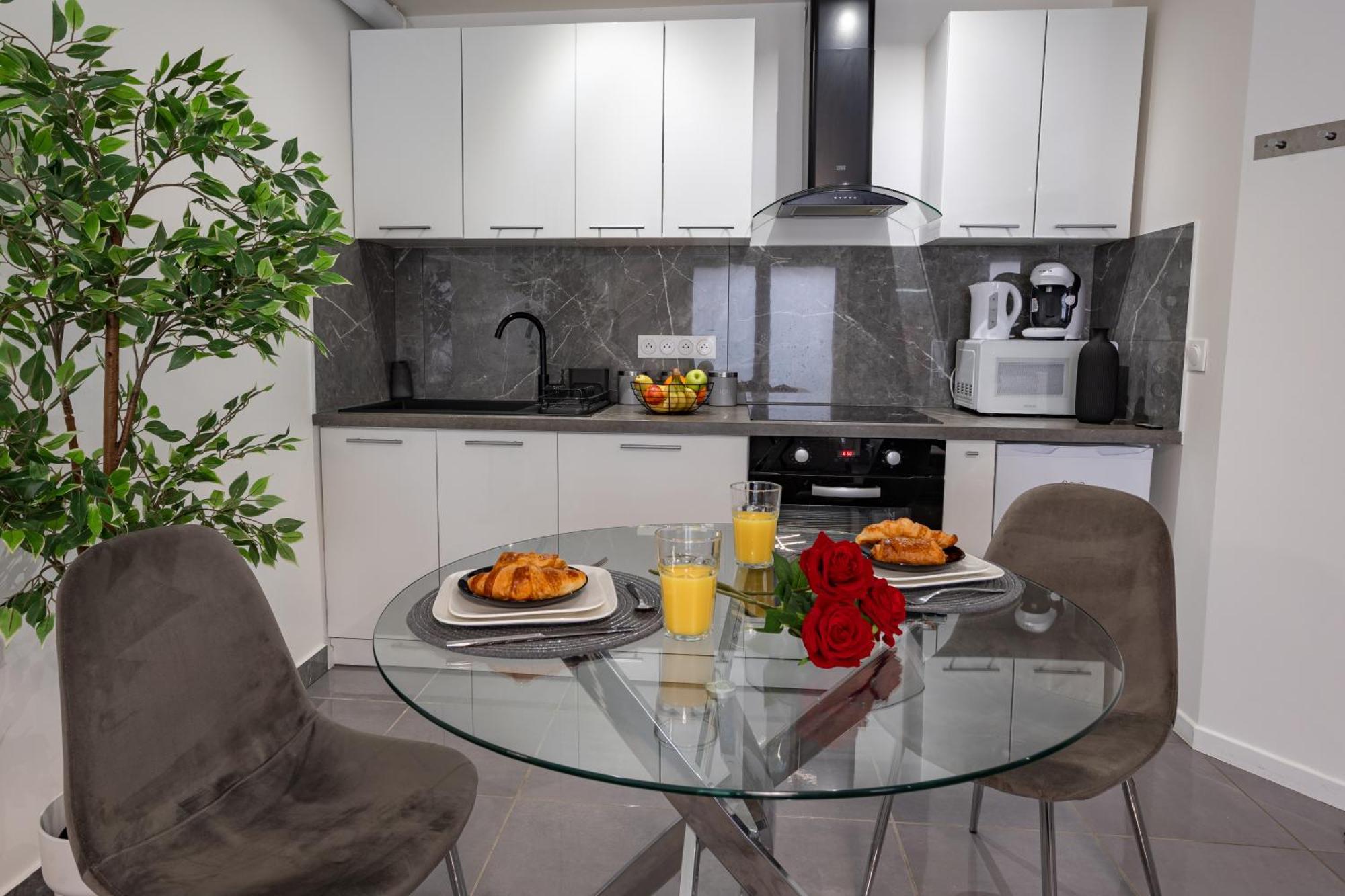 Suite Avec Jacuzzi & Terrasse Savigny-le-Temple Εξωτερικό φωτογραφία